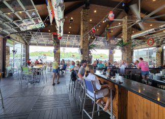 The Island Bar & Grill – On Lake Texoma