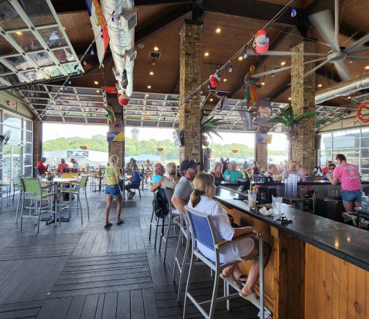 The Island Bar & Grill – On Lake Texoma